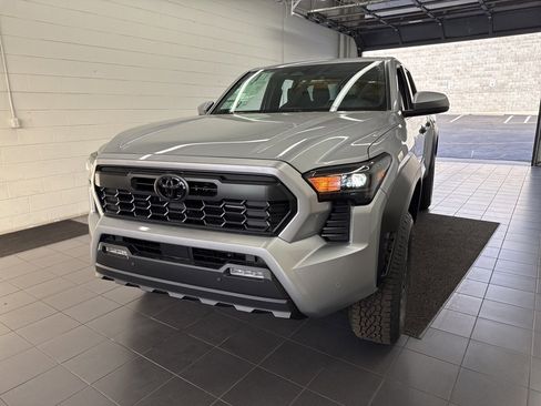New 2026 Toyota Tacoma TRD Off-Road image 3