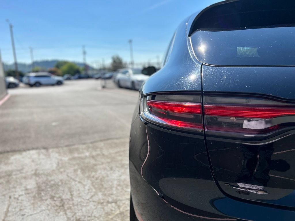 Used 2024 Porsche Macan AWD/4WD image 8