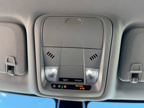 Used 2023 Chevrolet Blazer LT image 21