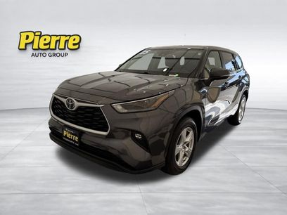 Used 2025 Toyota Highlander LE