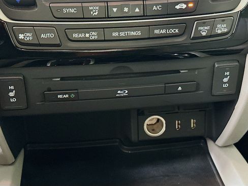 Used 2017 Honda Pilot Touring image 25