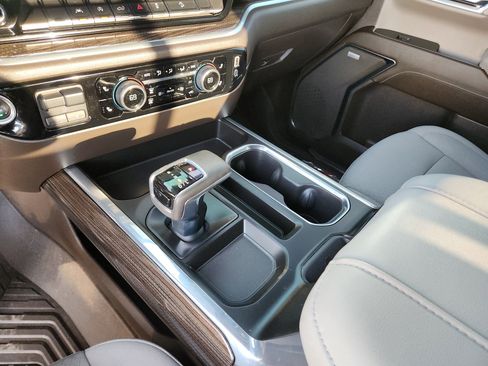 Used 2024 Chevrolet Silverado 1500 LT Trail Boss w/ Convenience Package II image 19