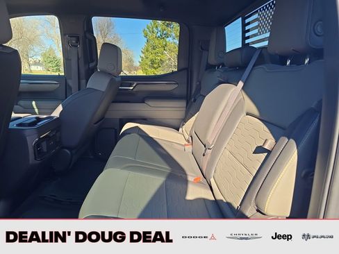 Used 2022 Chevrolet Silverado 1500 ZR2 w/ Technology Package AWD/4WD image 26