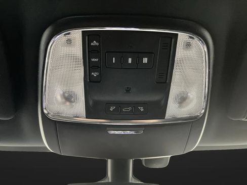 Used 2019 Jeep Grand Cherokee Limited w/ Trailer Tow Group IV image 27