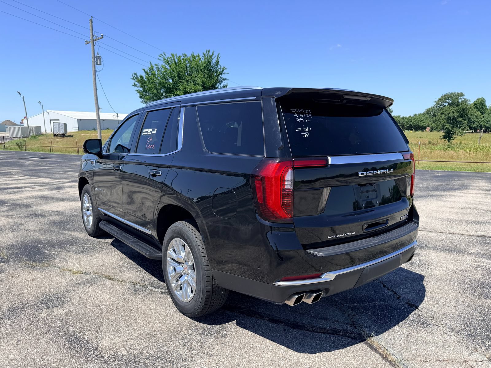 Used 2025 GMC Yukon Denali AWD/4WD image 12