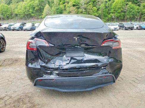 Used 2023 Tesla Model Y AWD image 4