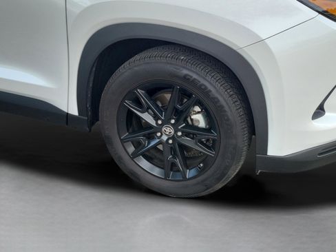 Used 2024 Toyota Grand Highlander Limited AWD/4WD image 12