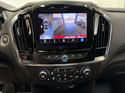 Certified 2023 Chevrolet Traverse LT FWD image 17