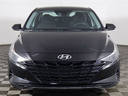 Used 2023 Hyundai Elantra Blue w/ Winter Weather Package image 11