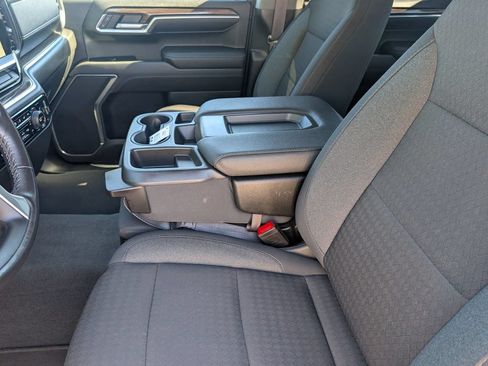 Used 2022 Chevrolet Silverado 1500 LT AWD/4WD image 11