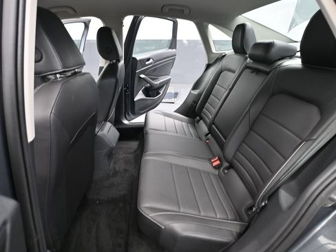Used 2024 Volkswagen Jetta SE FWD image 31