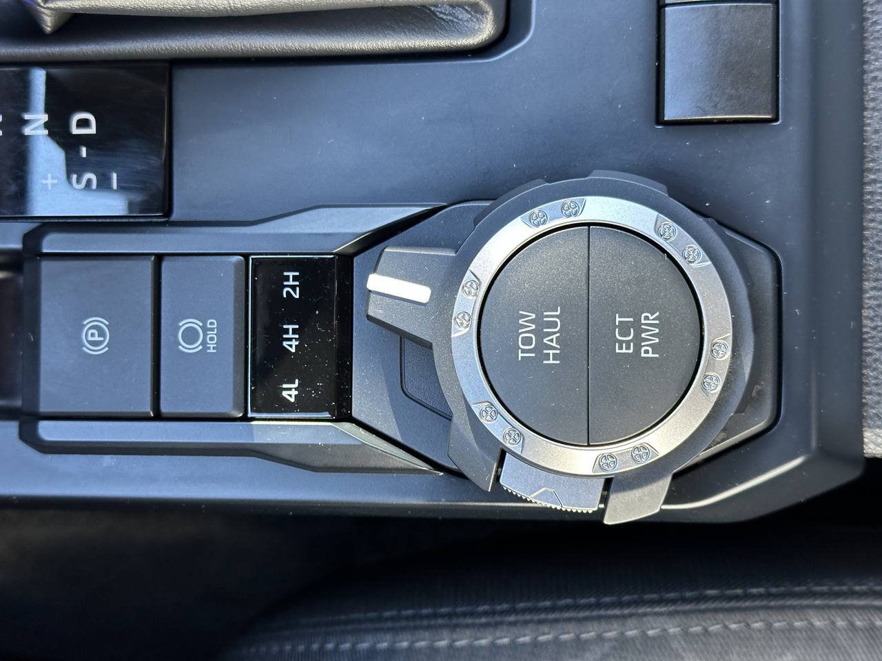 Used 2024 Toyota Tacoma SR5 AWD/4WD image 37