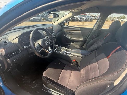 Used 2025 Nissan Sentra SR FWD image 18