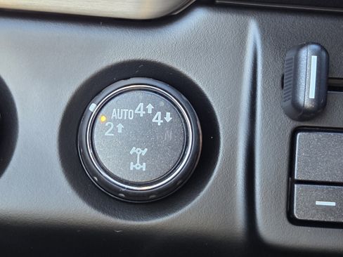 Used 2018 GMC Yukon XL Denali w/ Open Road Package image 23