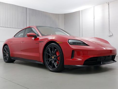 New 2026 Porsche Taycan GTS image 9