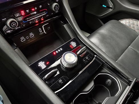 Used 2022 Jeep Grand Cherokee Summit w/ Luxury Tech Group V image 39