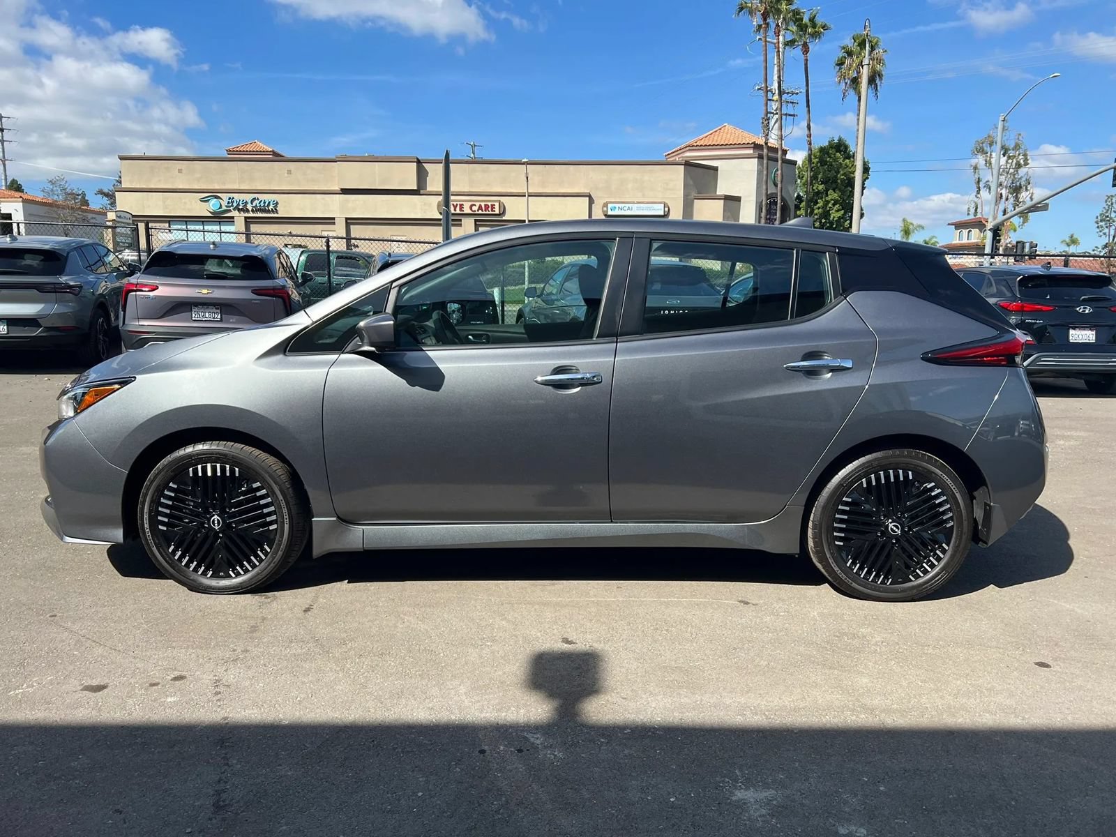 Used 2024 Nissan Leaf SV Plus FWD image 8