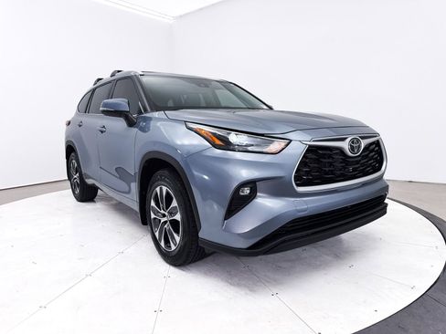 Used 2023 Toyota Highlander XLE FWD image 13