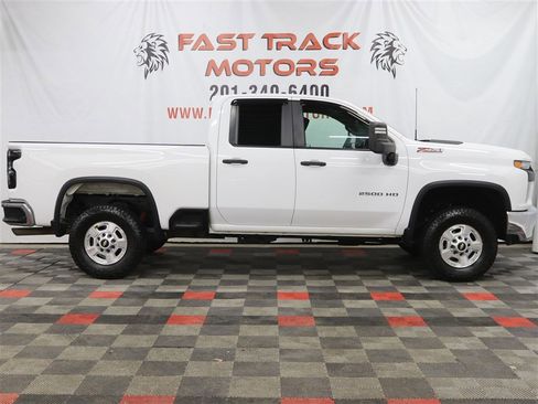 Used 2020 Chevrolet Silverado 2500 W/T w/ WT Fleet Convenience Package image 4
