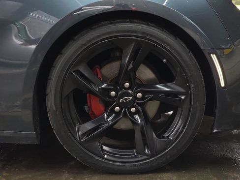 Used 2020 Chevrolet Camaro LT image 19