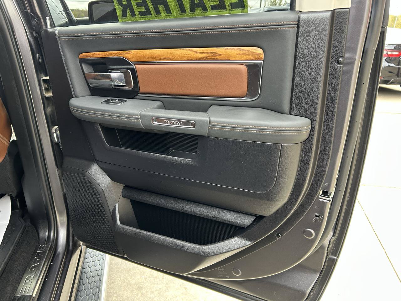 Used 2016 RAM 1500 Laramie Longhorn w/ Convenience Group AWD/4WD image 15