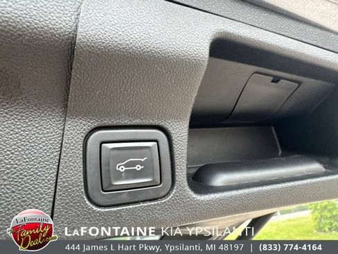 Used 2021 GMC Acadia SLE w/ Driver Convenience Package AWD/4WD image 12