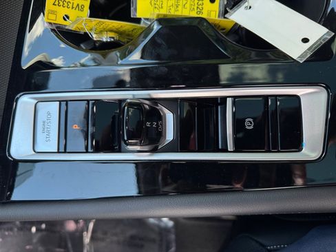 New 2026 Volkswagen Atlas SE image 18