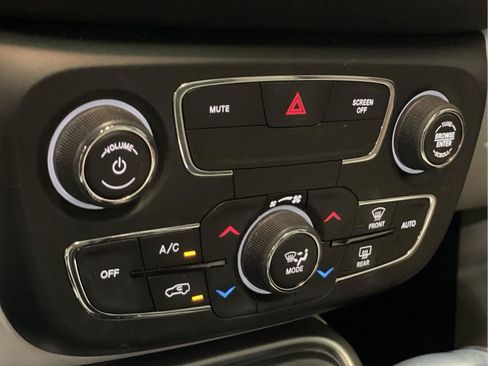 Used 2021 Jeep Compass Latitude w/ Sun and Sound Group FWD image 34