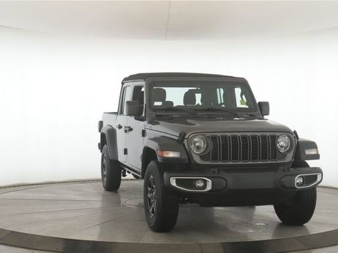 Used 2024 Jeep Gladiator Sport AWD/4WD image 12