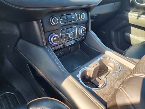 Used 2022 GMC Yukon XL AT4 image 35