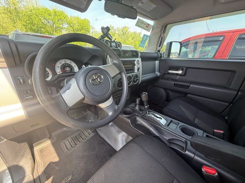 Used 2010 Toyota FJ Cruiser 4WD image 13