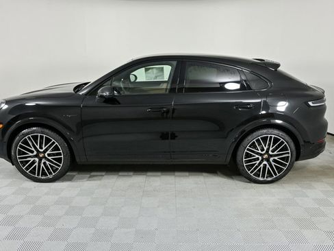 New 2025 Porsche Cayenne S image 2