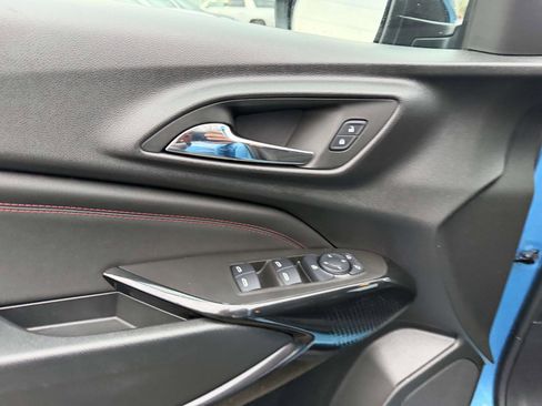 Certified 2025 Chevrolet Trax RS w/ Driver Confidence Package FWD image 18