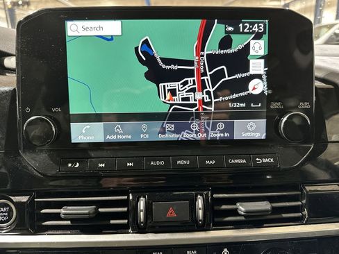 Used 2024 Nissan Pathfinder Platinum image 20