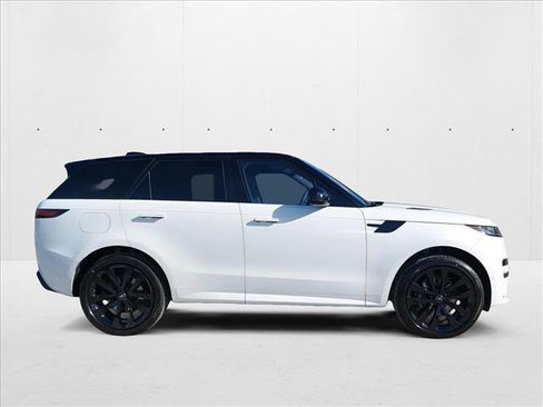 New 2025 Land Rover Range Rover Sport Dynamic SE image 4