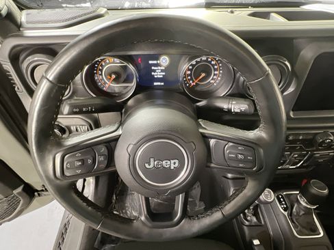 Used 2022 Jeep Gladiator Sport image 11