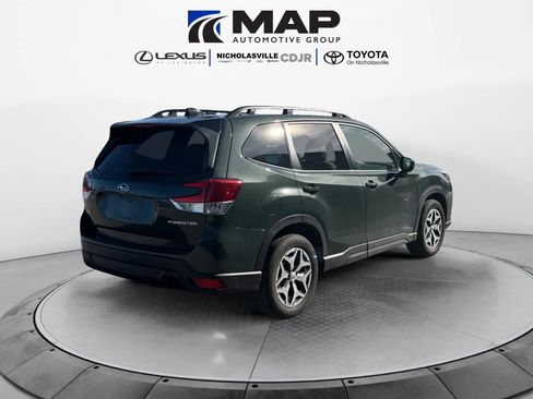 Used 2024 Subaru Forester Premium image 4