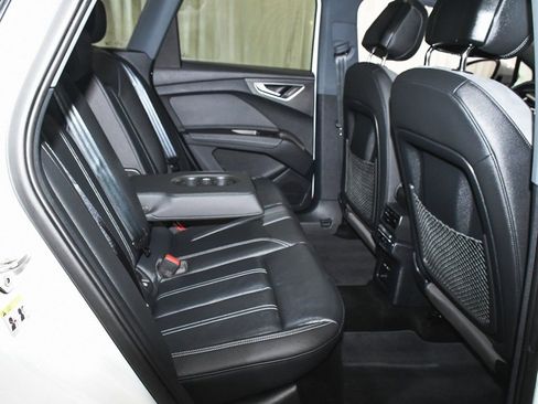 Used 2024 Audi Q4 e-tron Premium Plus w/ Premium Plus AWD/4WD image 53