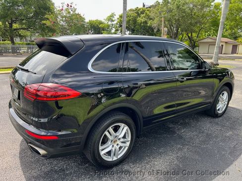 Used 2016 Porsche Cayenne image 4