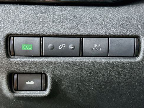 Used 2023 Nissan Sentra SV FWD image 17