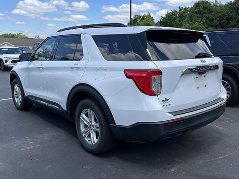 Used 2021 Ford Explorer XLT AWD/4WD image 4