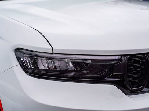 Used 2023 Jeep Grand Cherokee L Limited w/ Black Appearance Package image 3