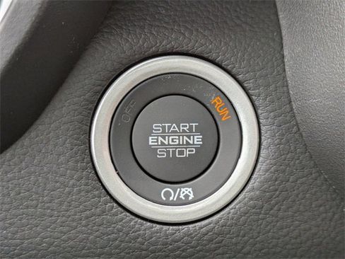 New 2026 RAM 1500 4x4 Crew Cab image 30