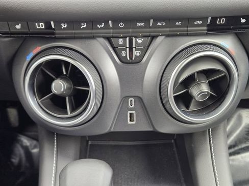 Used 2024 Chevrolet Blazer LT FWD image 19