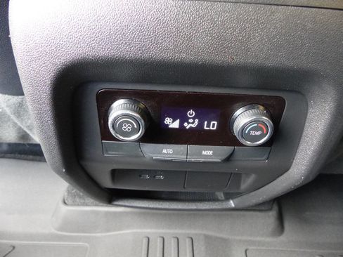 Used 2025 Chevrolet Traverse LT w/ LPO, Floor Liner Package AWD/4WD image 40