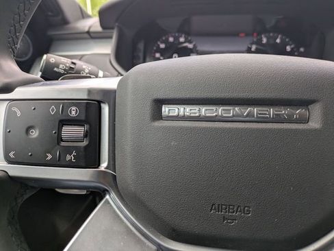 Used 2025 Land Rover Discovery Dynamic SE AWD/4WD image 16