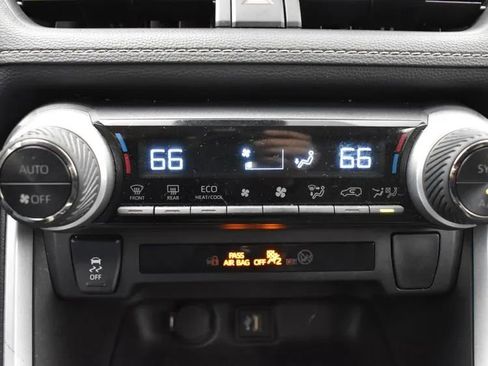 Used 2024 Toyota RAV4 XLE image 33