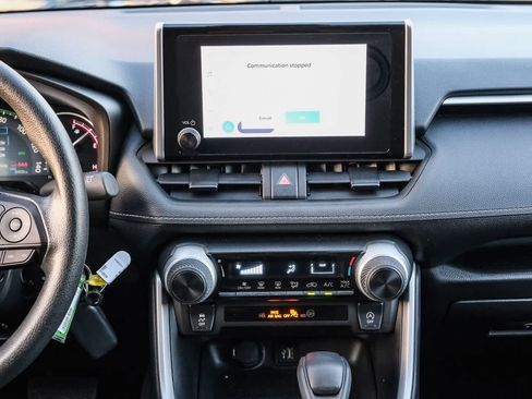 Certified 2025 Toyota RAV4 LE FWD image 14