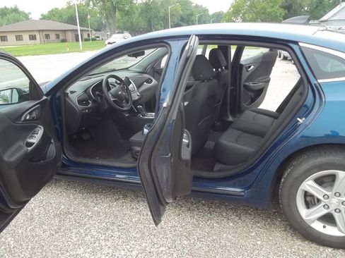 Used 2019 Chevrolet Malibu LS w/ Driver Confidence Package image 9