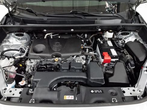 Used 2025 Toyota RAV4 XLE AWD/4WD image 3